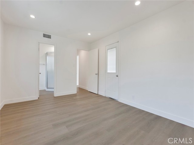 Detail Gallery Image 18 of 34 For 22222 Vanowen, Woodland Hills,  CA 91303 - 5 Beds | 2 Baths