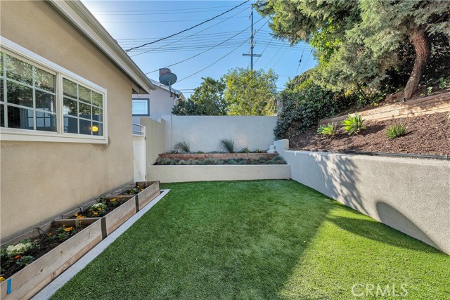 Detail Gallery Image 22 of 24 For 5607 Ostrom Ave, Encino,  CA 91316 - 4 Beds | 2 Baths