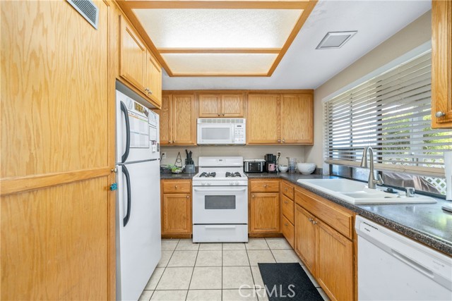 Detail Gallery Image 9 of 29 For 8844 Knollwood, Rancho Cucamonga,  CA 91730 - 3 Beds | 2/1 Baths