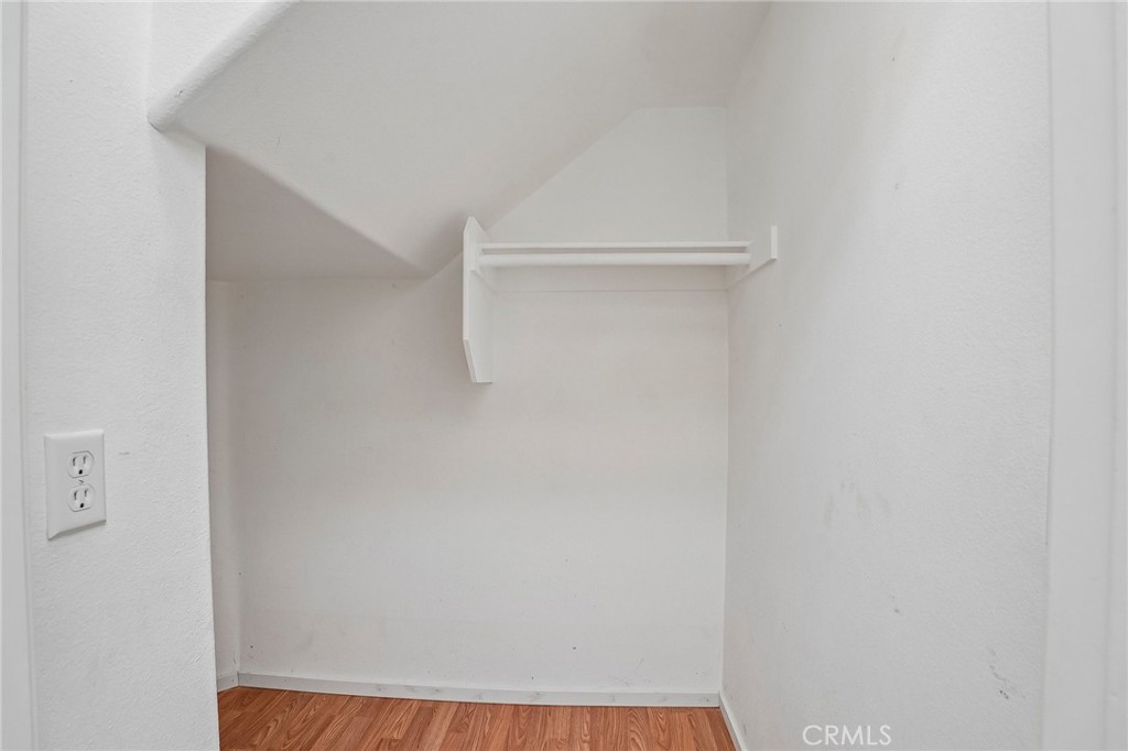 https://media.crmls.org/medias/0dd7bdc0-16f1-4514-b05f-2b0e388db259.jpg?preset=X-Large