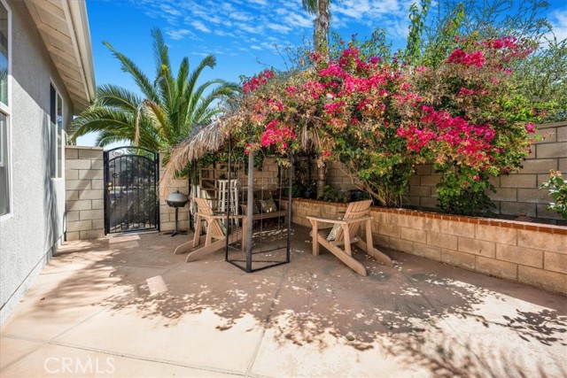 19247 Mountain Shadow Lane, Perris CA: https://media.crmls.org/medias/0dd7ef7f-4841-4e57-afb1-d343fa75e1c4.jpg
