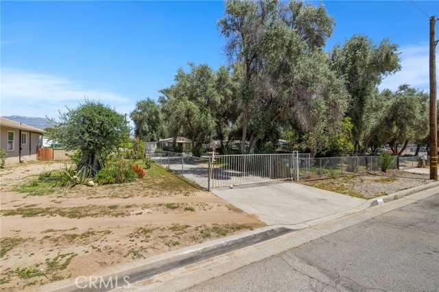 Detail Gallery Image 11 of 41 For 2241 Harrison St, San Bernardino,  CA 92404 - 2 Beds | 1 Baths