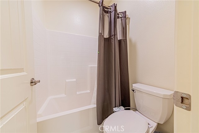 4040 S Bowery Place, Ontario CA: https://media.crmls.org/medias/0dd95666-6223-40ce-8403-37c7cdea1699.jpg