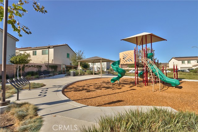 Detail Gallery Image 36 of 44 For 32774 Shorecrest Way, Lake Elsinore,  CA 92530 - 3 Beds | 2/1 Baths