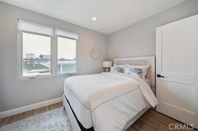 Detail Gallery Image 16 of 30 For 506 Clubhouse Ave #B,  Newport Beach,  CA 92663 - 5 Beds | 6 Baths