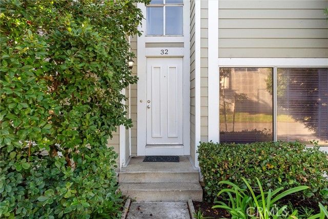 Detail Gallery Image 3 of 39 For 32 Kazan, Irvine,  CA 92604 - 3 Beds | 2 Baths