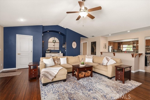 Detail Gallery Image 12 of 47 For 47527 Miami Highlands Dr, Oakhurst,  CA 93644 - 4 Beds | 2/1 Baths
