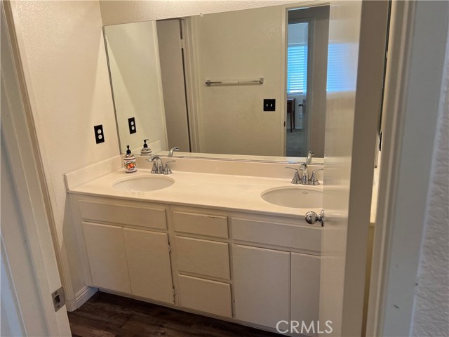 double sinks in hall full bath