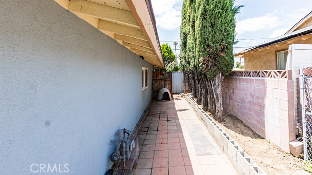 931 N Eucalyptus Avenue, Rialto CA: https://media.crmls.org/medias/0ddbee72-03dc-418e-8147-2149fac892cd.jpg