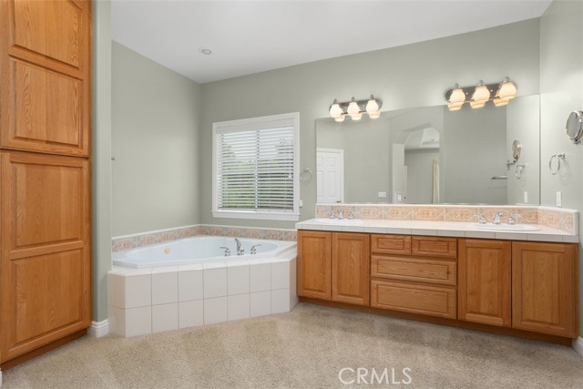 1103 Mcdonald Meadows, Fallbrook CA: https://media.crmls.org/medias/0ddd88e0-5ded-46dc-9b33-c254ee8e3434.jpg
