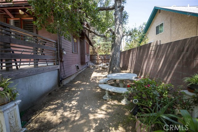 1010 N Madison Avenue, Pasadena CA: https://media.crmls.org/medias/0dde03c7-78cc-4a86-86b1-9eb1f54a64e3.jpg