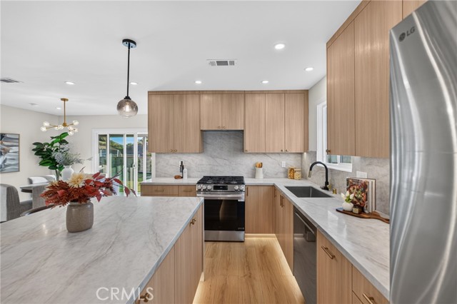 10254 Roscoe Boulevard photo 10