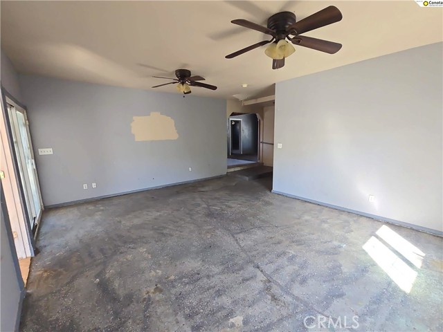 Detail Gallery Image 11 of 27 For 1923 W Pontiac, Fresno,  CA 93705 - 4 Beds | 2 Baths