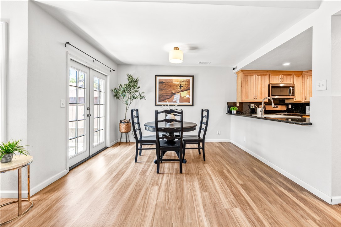 Detail Gallery Image 11 of 46 For 543 W Wilson St #6,  Costa Mesa,  CA 92627 - 2 Beds | 2/1 Baths