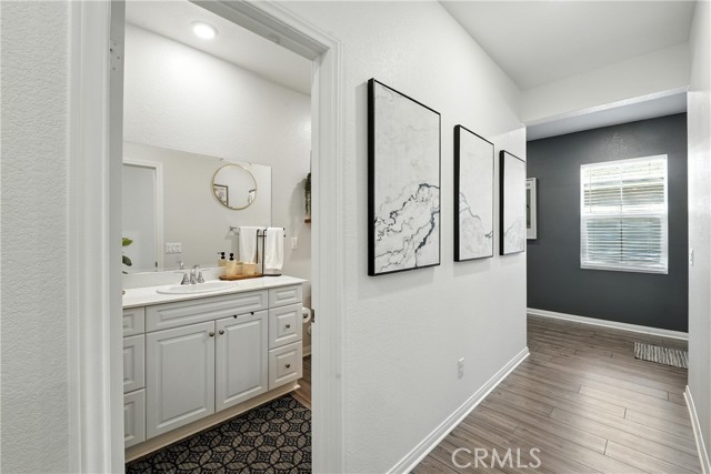 Detail Gallery Image 21 of 32 For 41018 Chambord Dr, Lake Elsinore,  CA 92532 - 4 Beds | 2 Baths