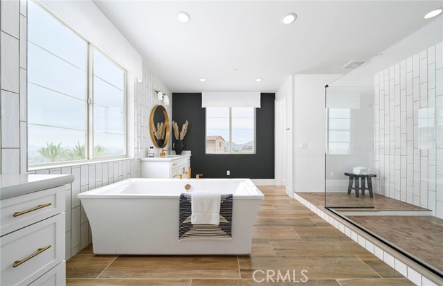 Detail Gallery Image 12 of 29 For 21156 Poema Pl, Chatsworth,  CA 91311 - 5 Beds | 5/2 Baths