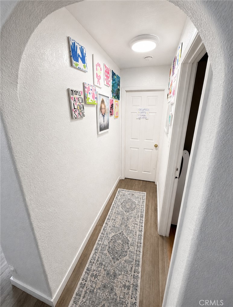 https://media.crmls.org/medias/0de052e5-c615-46f6-8e0f-604361fdf86a.jpg?preset=X-Large