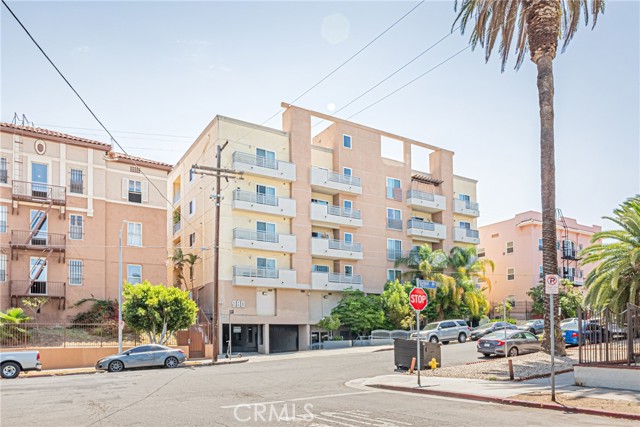 980 S Oxford Ave #405, Los Angeles, CA 90006