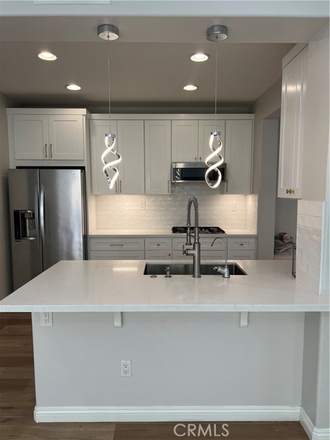 12 Del Mar, Irvine CA: https://media.crmls.org/medias/0de178ad-77cf-4384-9ecf-7b55bca74836.jpg