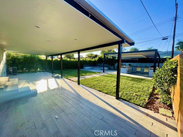 https://media.crmls.org/medias/0de17e37-88be-4926-aa82-7183dbcf947b.jpg?preset=X-Large
