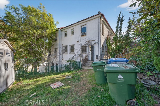 Detail Gallery Image 20 of 33 For 2329 N Edgemont, Los Angeles,  CA 90027 - 5 Beds | 3 Baths