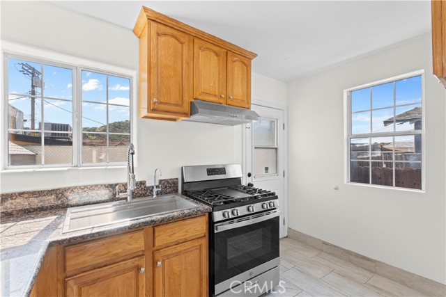 Detail Gallery Image 9 of 36 For 6812 Quinton Ln, Tujunga,  CA 91042 - 1 Beds | 2 Baths