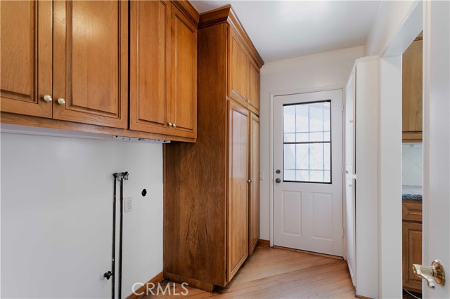 Detail Gallery Image 14 of 33 For 1549 Thompson Ave, Glendale,  CA 91201 - 4 Beds | 2 Baths
