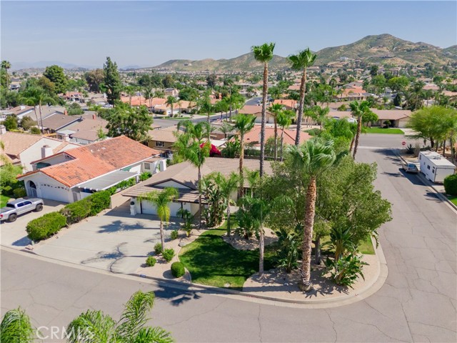 Detail Gallery Image 3 of 60 For 23509 Cutter Dr, Canyon Lake,  CA 92587 - 3 Beds | 2 Baths