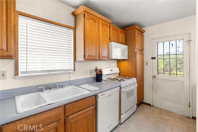 Detail Gallery Image 10 of 34 For 8342 Fontainbleau Way, Cypress,  CA 90630 - 3 Beds | 2 Baths