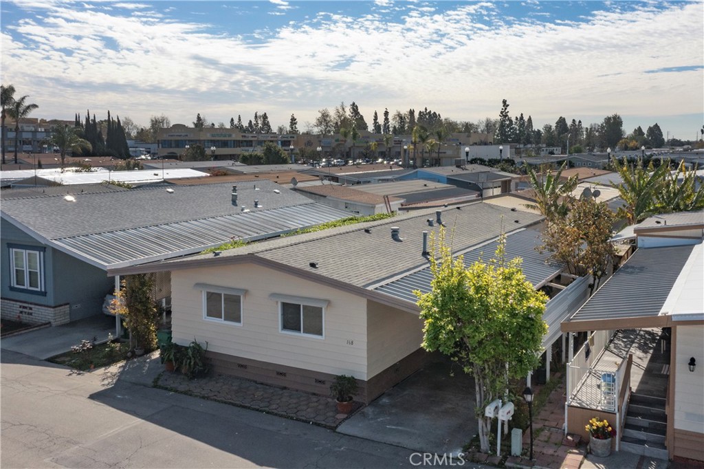 MLS #OC25045666 img 3