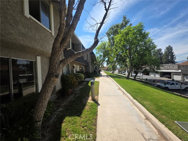 Detail Gallery Image 5 of 38 For 26938 via Terraza, Saugus,  CA 91350 - 3 Beds | 3 Baths