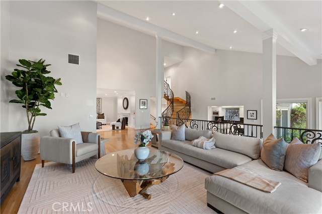 2567 Oakshore Drive, Westlake Village CA: https://media.crmls.org/medias/0de55152-d8cb-44b5-8e28-741c2337c851.jpg