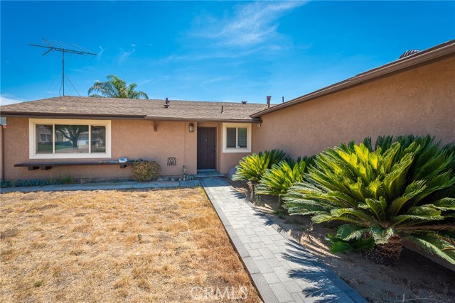 Detail Gallery Image 2 of 23 For 22263 Van Buren St, Grand Terrace,  CA 92313 - 3 Beds | 2 Baths