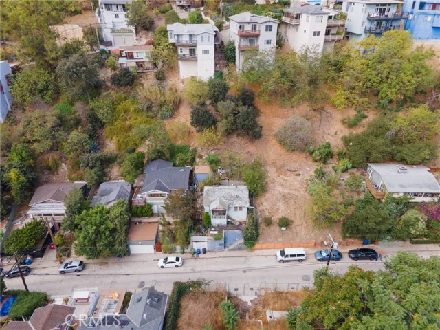 325 Museum Dr, Los Angeles CA: https://media.crmls.org/medias/0de752fb-7c4a-4108-8ed9-bc070ca24ea4.jpg