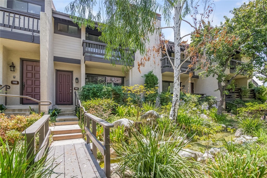 5711 Owensmouth Avenue #116