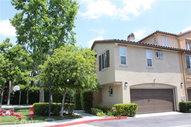 12470 Travanca Lane, Eastvale CA: https://media.crmls.org/medias/0de807fb-047b-4a0e-9676-051c176f711d.jpg