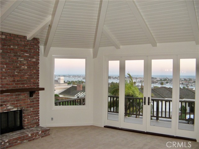 Detail Gallery Image 17 of 31 For 900 Kings, Newport Beach,  CA 92663 - 5 Beds | 3/1 Baths