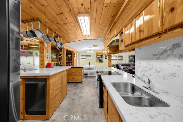 Detail Gallery Image 16 of 51 For 1005 E Woodland Ln, Glendora,  CA 91741 - 4 Beds | 3 Baths