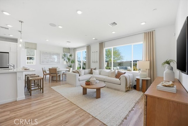 Detail Gallery Image 9 of 38 For 44246 Fleetwood Dr, Lancaster,  CA 93535 - 3 Beds | 2 Baths