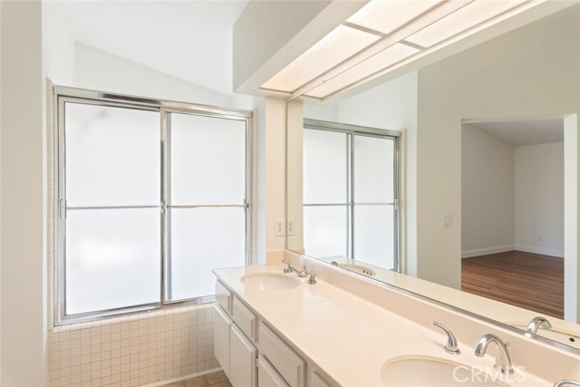 16783 Lake Knoll, Riverside CA: https://media.crmls.org/medias/0dea29ba-ac4b-46db-aceb-3291b993bcc6.jpg