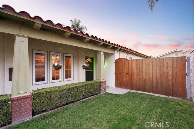 Detail Gallery Image 4 of 50 For 10915 El Coco Cir, Fountain Valley,  CA 92708 - 4 Beds | 2 Baths