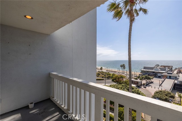 Detail Gallery Image 14 of 38 For 640 the Village #216,  Redondo Beach,  CA 90277 - 2 Beds | 2 Baths