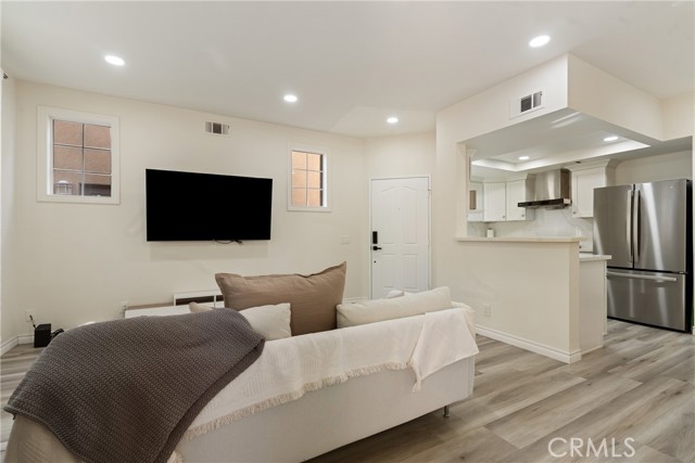Detail Gallery Image 6 of 24 For 24 Rue De Nicole, Lake Forest,  CA 92610 - 3 Beds | 2/1 Baths