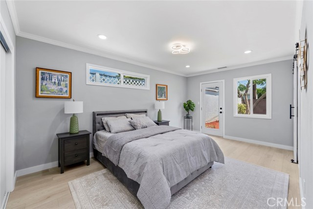 8460 Truxton Avenue, Los Angeles CA: https://media.crmls.org/medias/0deb4e1f-d1fc-4782-bd54-502fd485f8dc.jpg