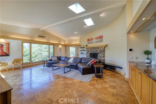 131 Serrano Heights, San Luis Obispo CA: https://media.crmls.org/medias/0debd66a-92f9-4ad8-bfe9-0760d81d321f.jpg