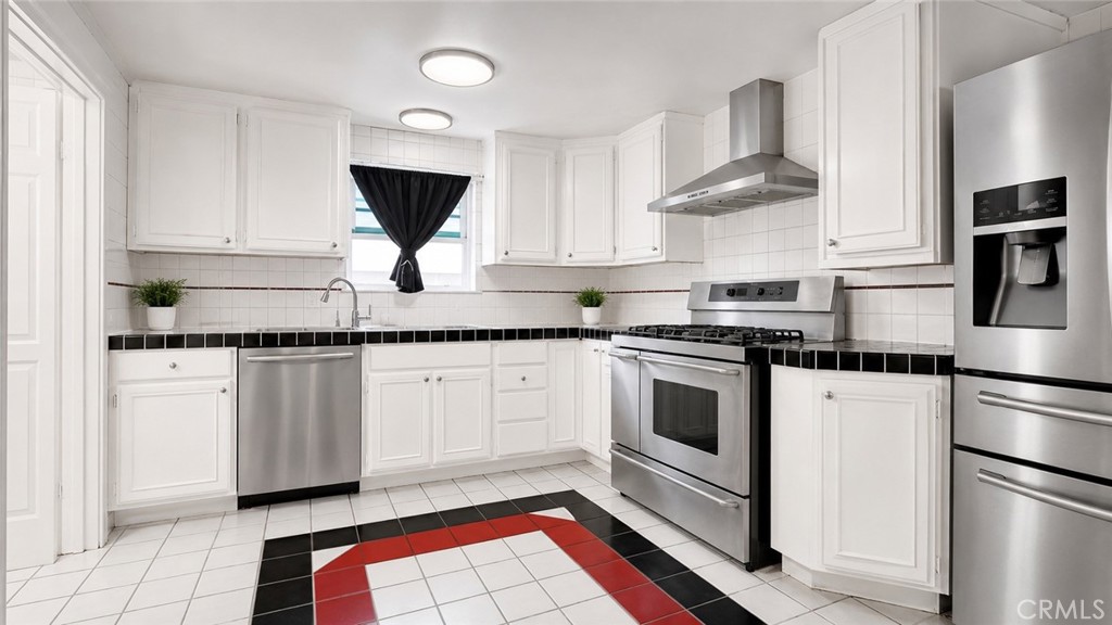MLS #OC26113980 image #4