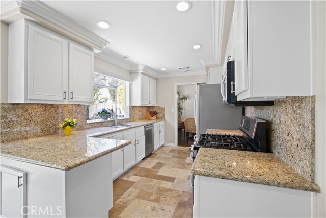 Detail Gallery Image 9 of 26 For 6 Coppercrest, Aliso Viejo,  CA 92656 - 4 Beds | 2/1 Baths