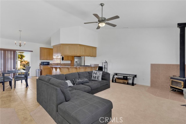 Detail Gallery Image 5 of 34 For 8720 Greasewood Ln, Victorville,  CA 92392 - 4 Beds | 2 Baths