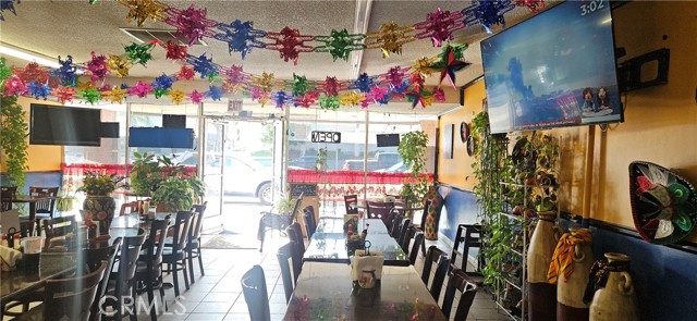 512 N Montebello Boulevard, Montebello CA: https://media.crmls.org/medias/0ded0f40-2303-4e8e-ad1a-9bdaedd2b250.jpg