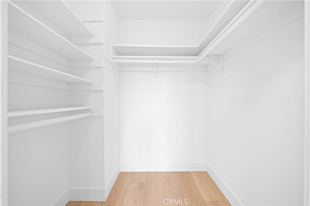 https://media.crmls.org/medias/0ded549f-fe6f-49d3-ad82-2db4e36cce7f.jpg?preset=X-Large